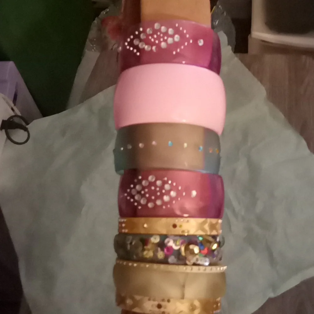 13 VINTAGE CHUNKY BEDAZZLED 80'S BANGLES - Picture 8 of 9